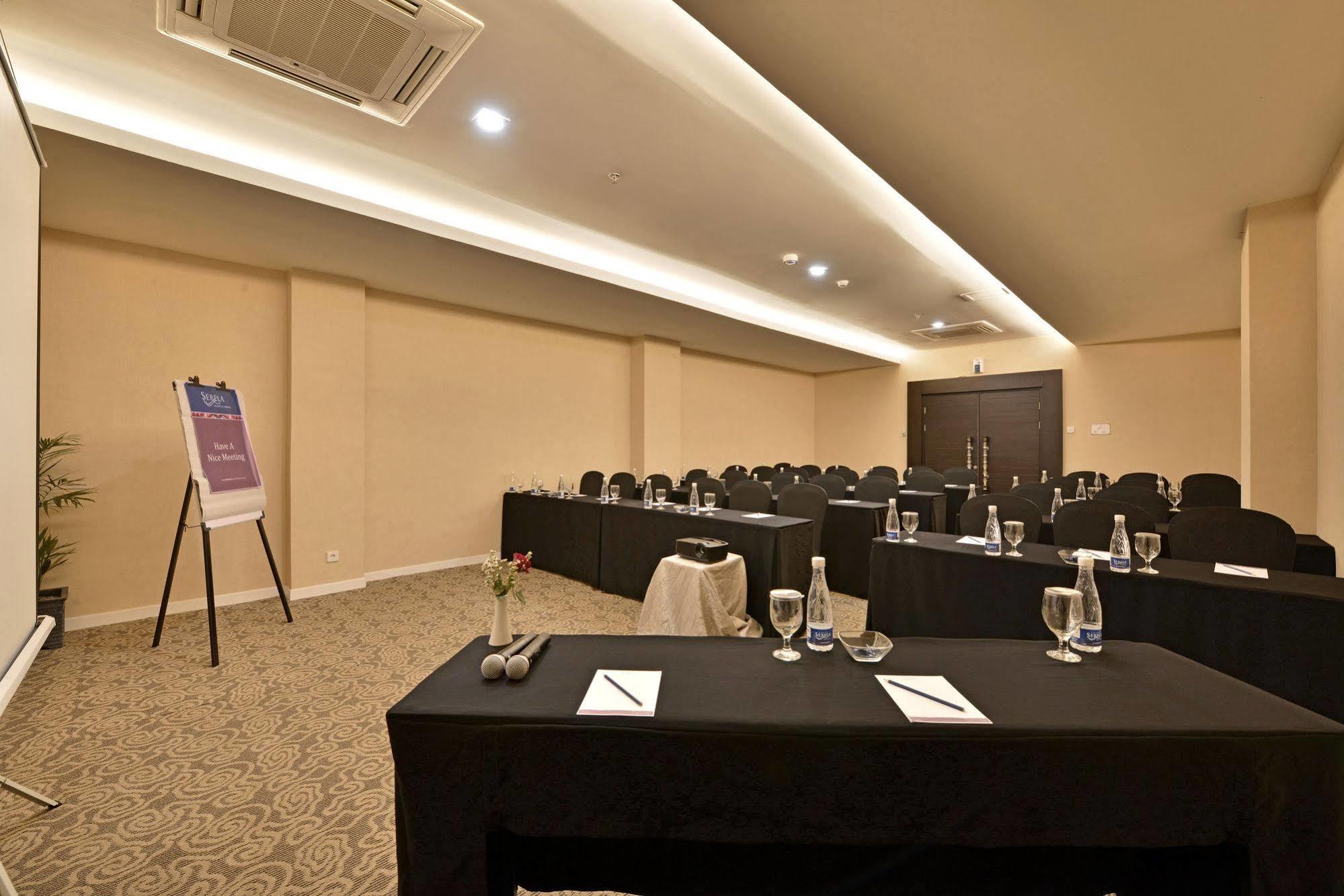 Serela Cihampelas By Kagum Hotels Bandung Exterior photo